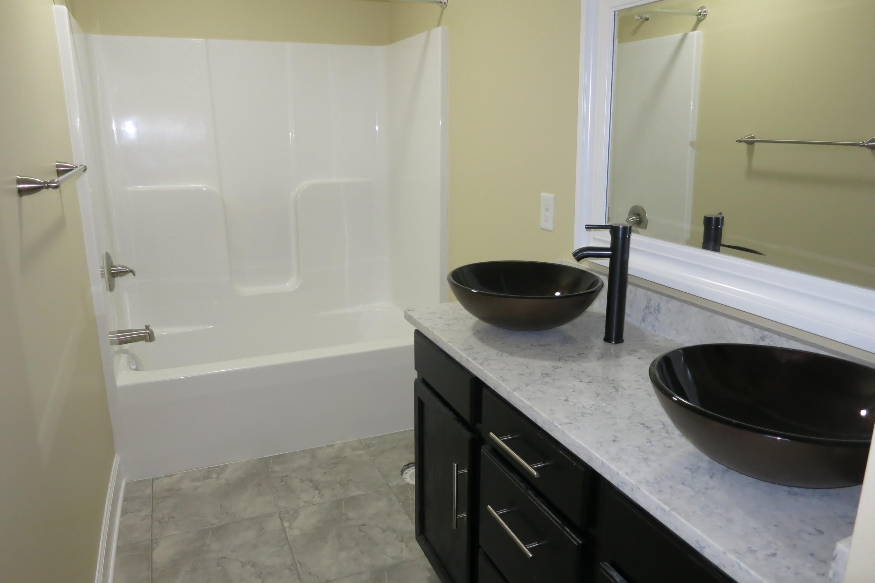 3241 Rasmont Road Roanoke, VA 24018 - Photo 20 of 32 Hall Bath