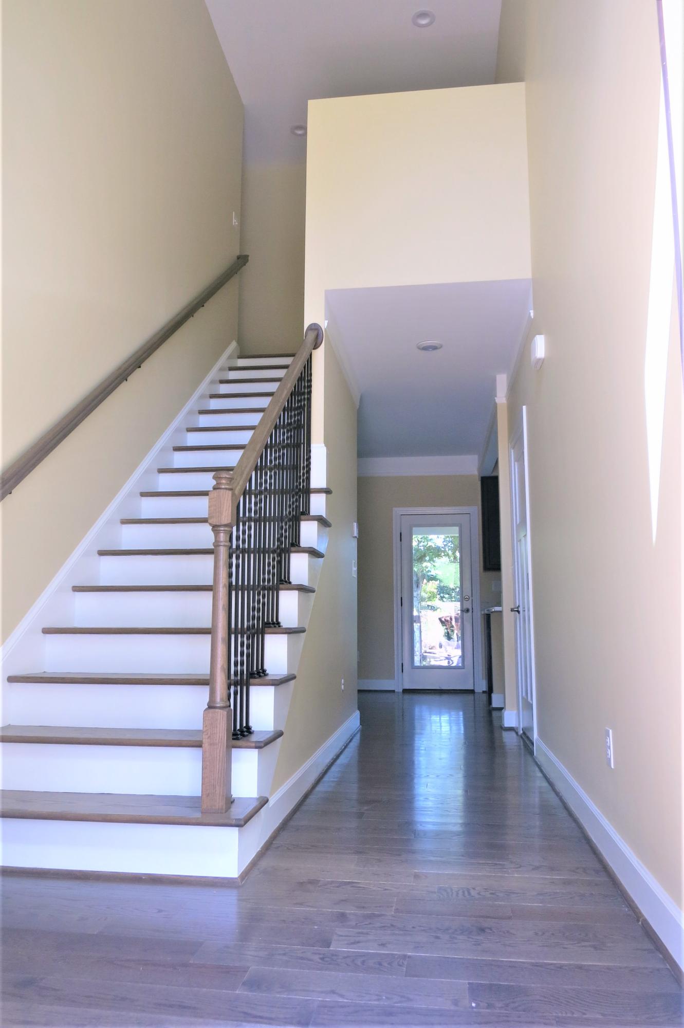 3241 Rasmont Road Roanoke, VA 24018 - Photo 3 of 32 Foyer