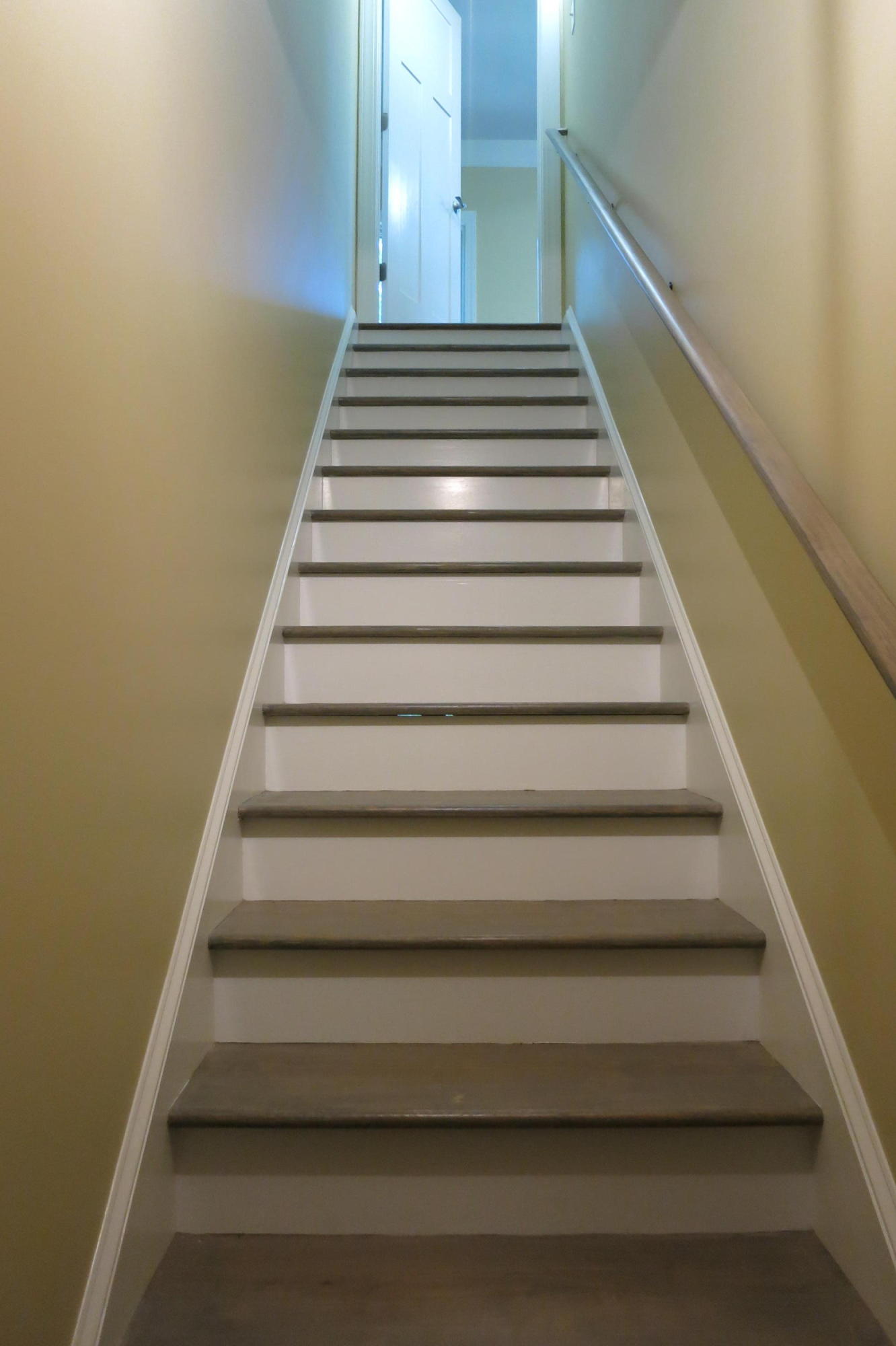 3241 Rasmont Road Roanoke, VA 24018 - Photo 29 of 32 Basement steps