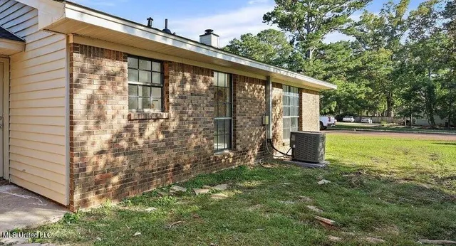 $1,995 | 924 South College Street, Brandon, MS 39042