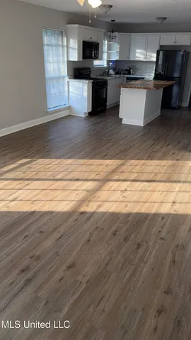 $1,995 | 924 South College Street, Brandon, MS 39042