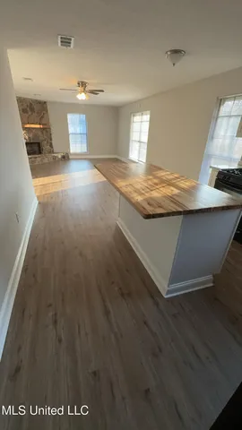 $1,995 | 924 South College Street, Brandon, MS 39042