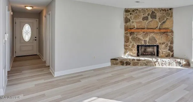 $1,995 | 924 South College Street, Brandon, MS 39042