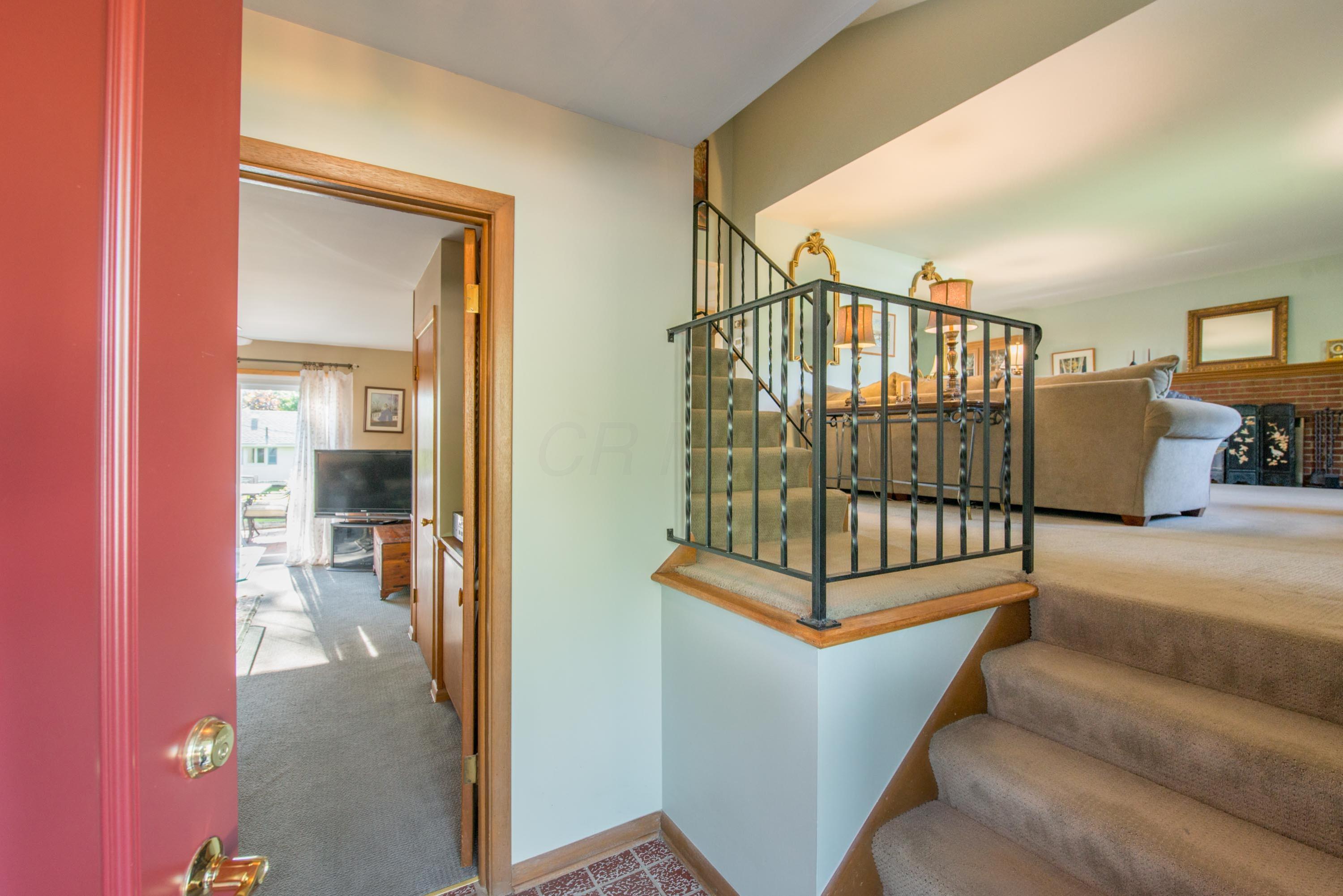 2710 Montcalm Road Columbus, OH 43221 - Photo 3 of 36 Gallery Image 3