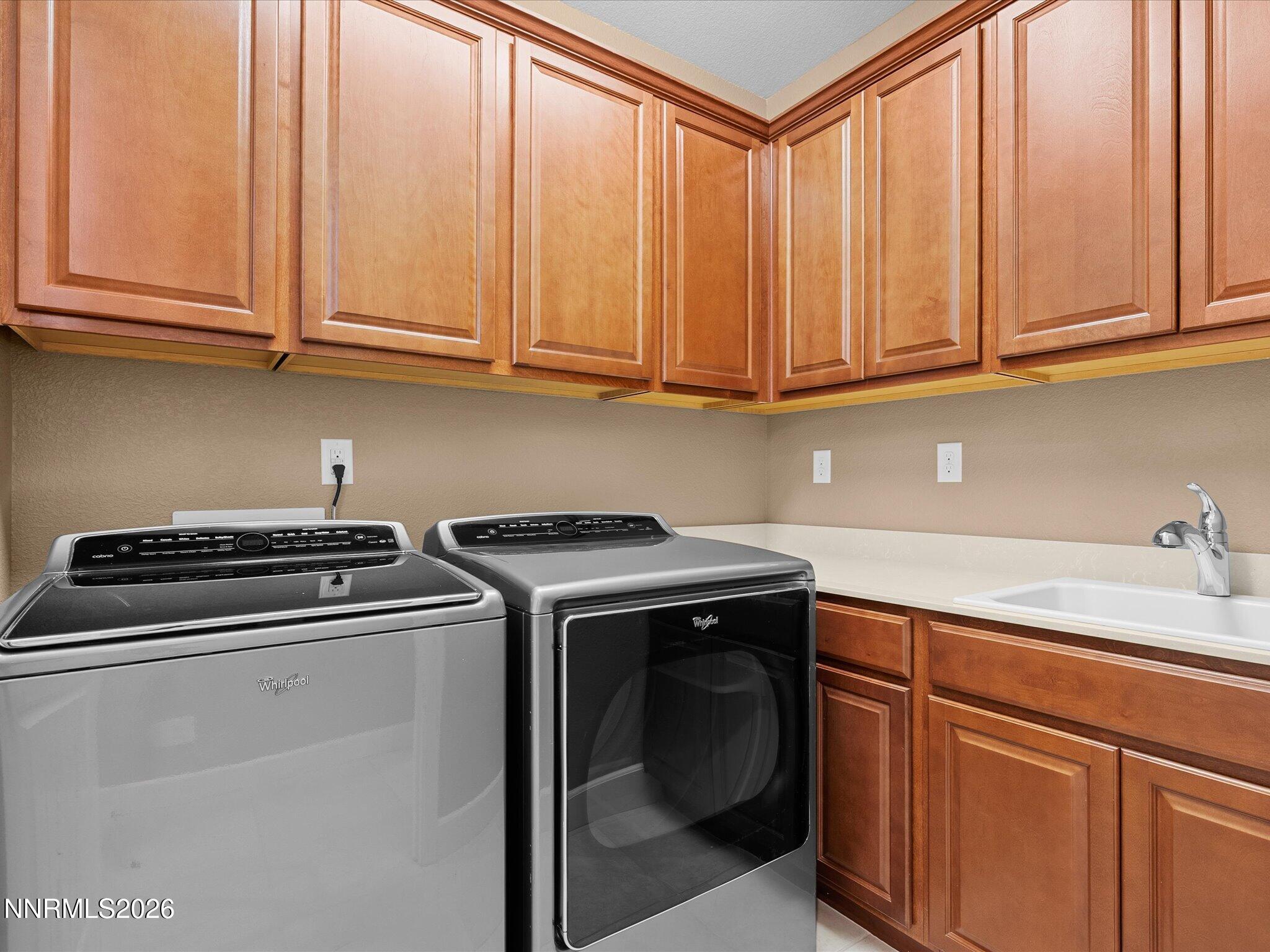 1080 South University Park Loop Reno, NV 89512 - Photo 37 of 76 Laundry main level