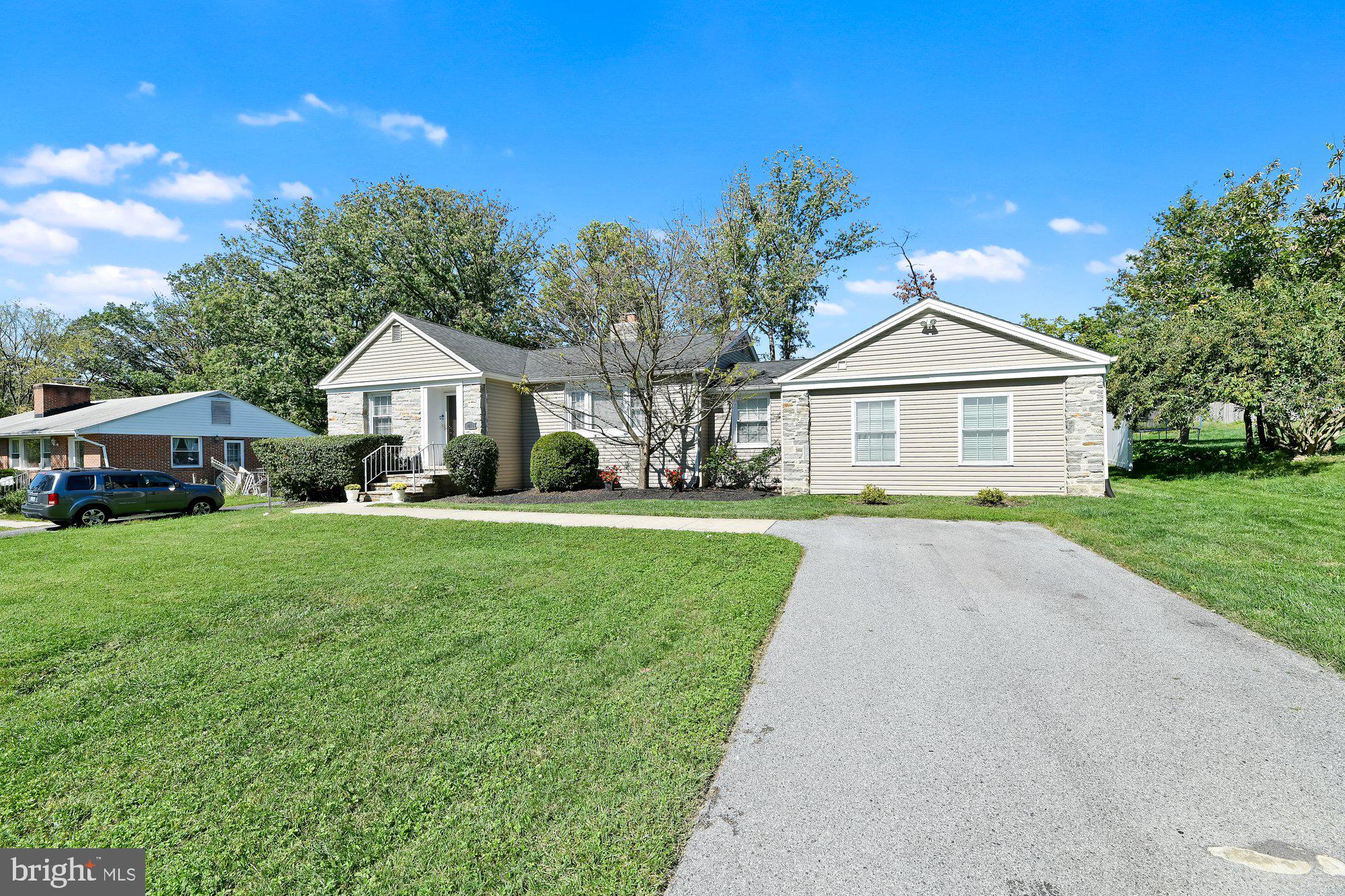 4016 Raleigh Road Baltimore, MD 21208 - Photo 3 of 31