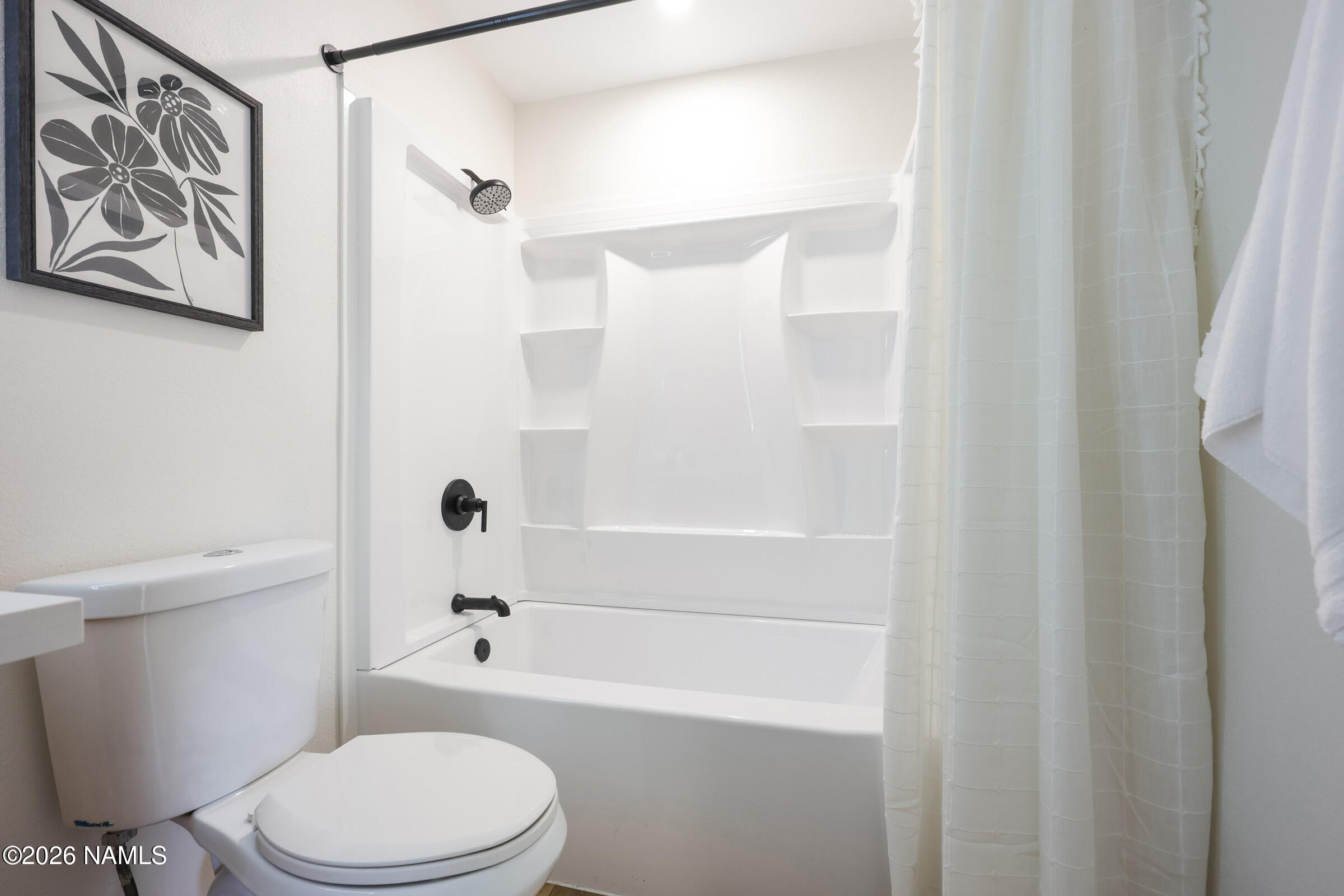 940 Caribou Road Munds Park, AZ 86017 - Photo 19 of 49 2nd Bathroom