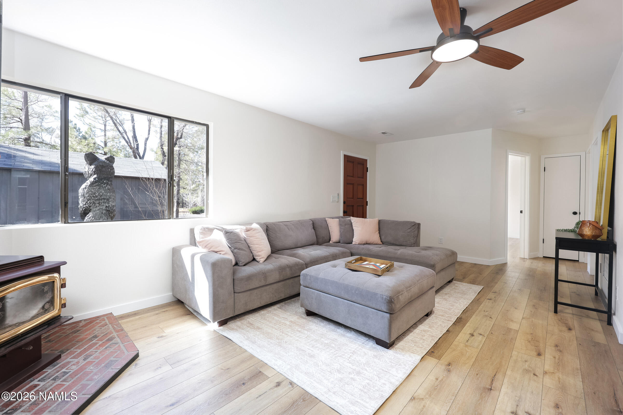 940 Caribou Road Munds Park, AZ 86017 - Photo 9 of 49 Living Room