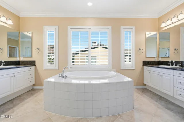 $1,400,000 | 676 Chesapeake Place, Ventura, CA 93004