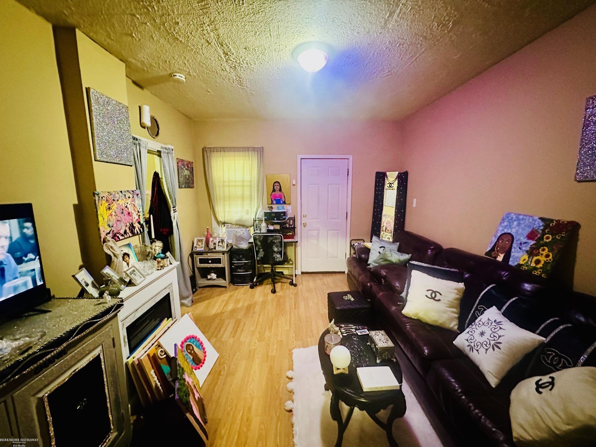 19336 Martin Road Roseville, MI 48066 - Photo 8 of 18 50152899-7e5c4bd9-d89b-4bdc-89e8-93399711d131.JPG