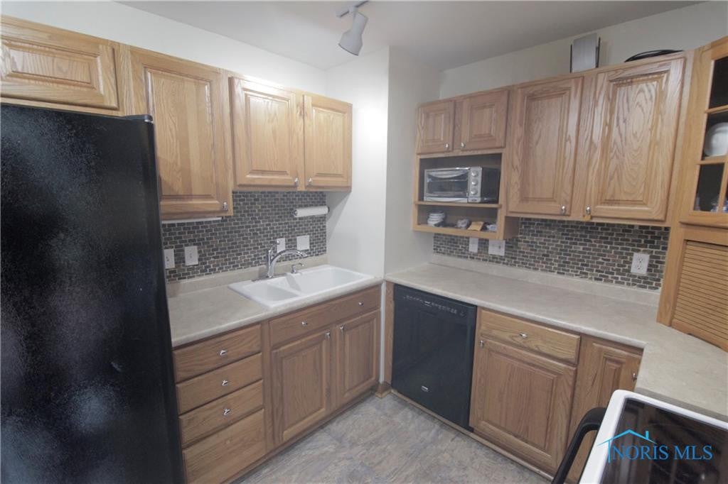 4736 Cedarhurst Road Toledo, OH 43613 - Photo 25 of 40 Gallery Image 25