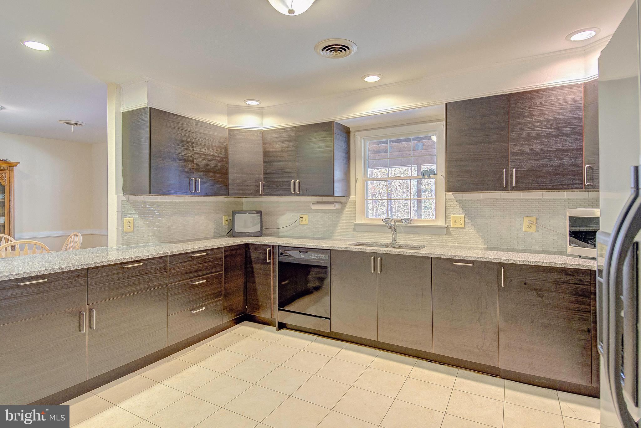 4905 Broomes Island Road Port Republic, MD 20676 - Photo 8 of 22 Kitchen