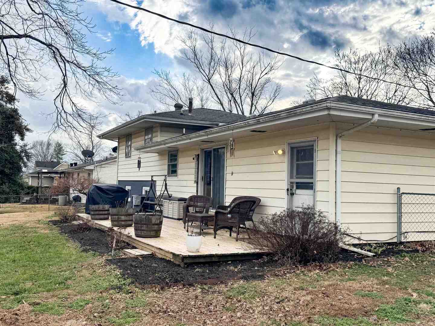 300 Williford Road Jonesboro, IL 62952 - Photo 5 of 29 a view of a patio with couches chairs and a fire pit