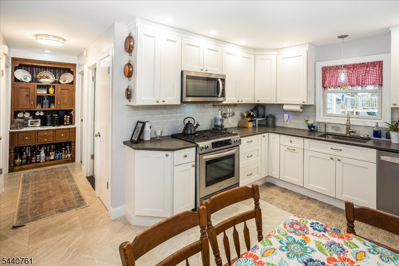 30 Hunterdon Road West Orange, NJ 07052 - Photo 13 of 28