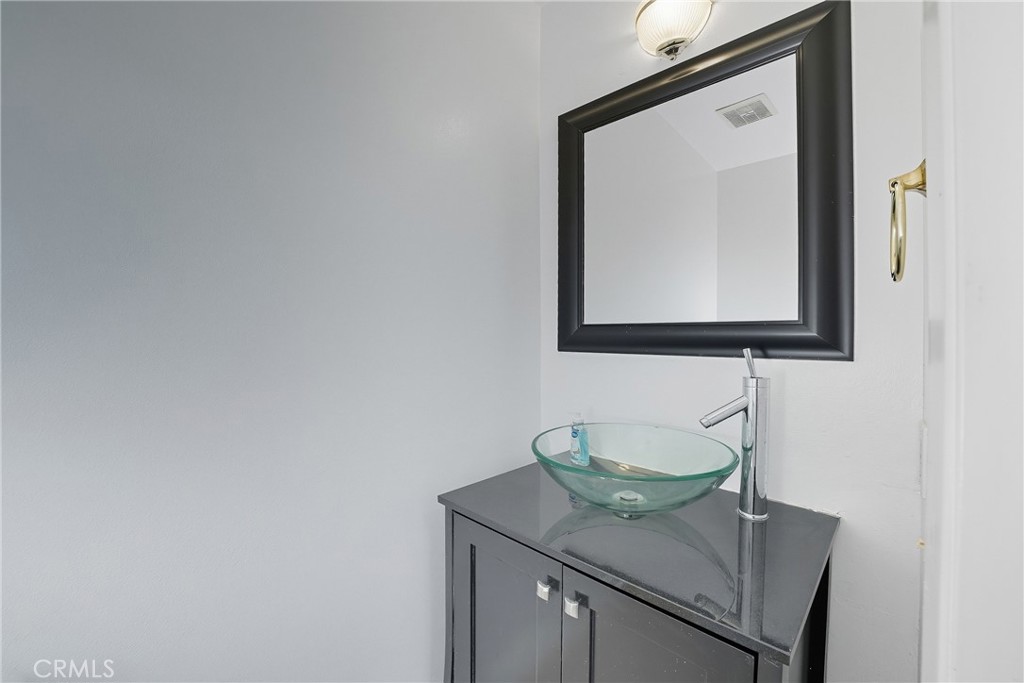 644 East Lee Place Azusa, CA 91702 - Photo 11 of 31