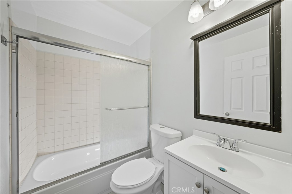 644 East Lee Place Azusa, CA 91702 - Photo 16 of 31