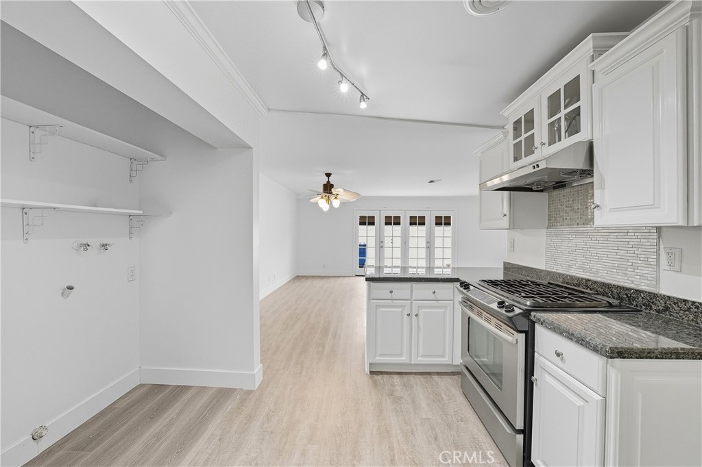 644 East Lee Place Azusa, CA 91702 - Photo 3 of 31