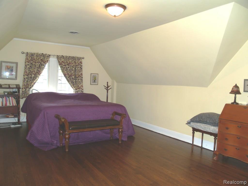 860 Barrington Road Grosse Pointe, MI 48230 - Photo 20 of 24 Master Bedroom