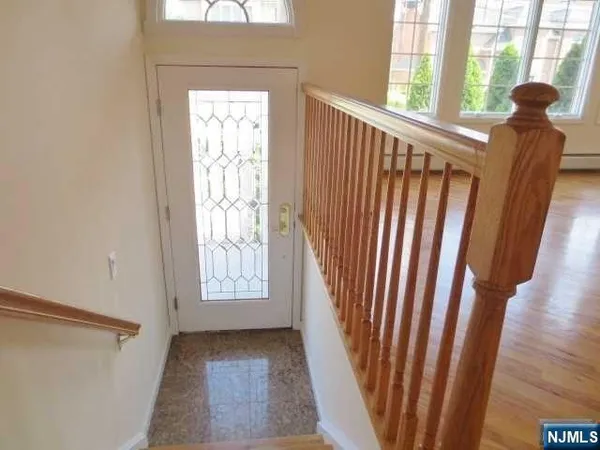 $4,300 | 2345 Franklin Street, Unit B, Fort Lee, NJ 07024