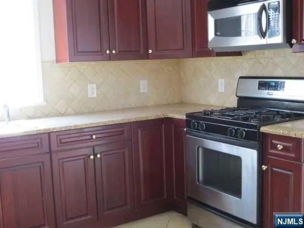 $4,300 | 2345 Franklin Street, Unit B, Fort Lee, NJ 07024