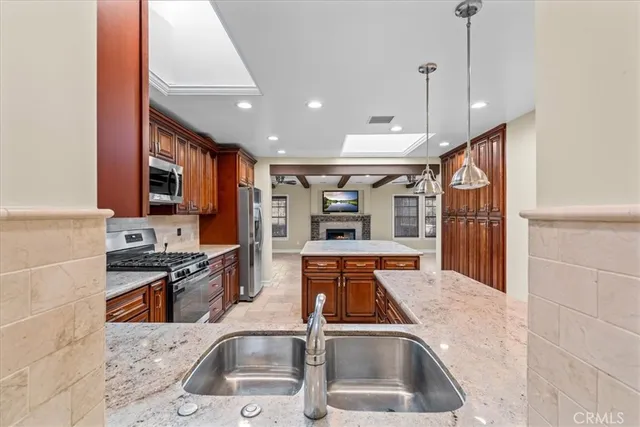 $849,000 | 8471 Bedford Motor Way, Corona, CA 92883