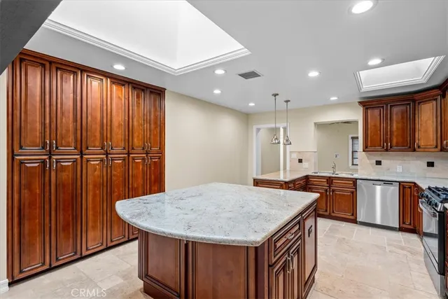 $849,000 | 8471 Bedford Motor Way, Corona, CA 92883