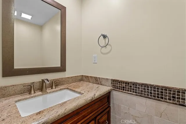 $849,000 | 8471 Bedford Motor Way, Corona, CA 92883