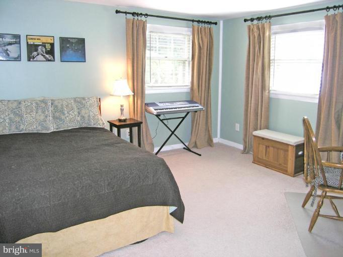 1105 Cresthaven Drive Silver Spring, MD 20903 - Photo 5 of 22 Bedroom #4