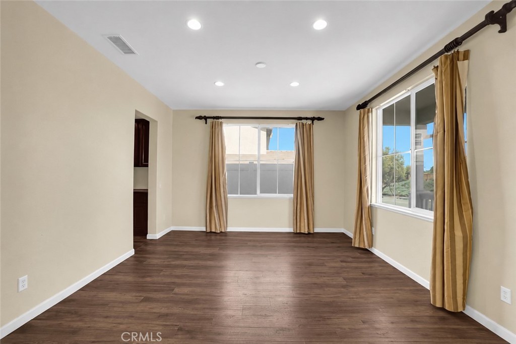 17081 Greentree Drive Riverside, CA 92503 - Photo 7 of 44