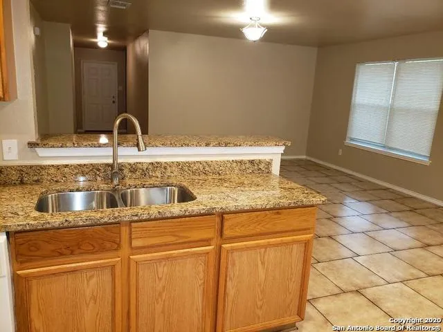 $215,000 | 517 West 5th Street, Converse, TX 78109