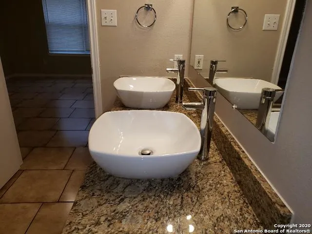 $215,000 | 517 West 5th Street, Converse, TX 78109