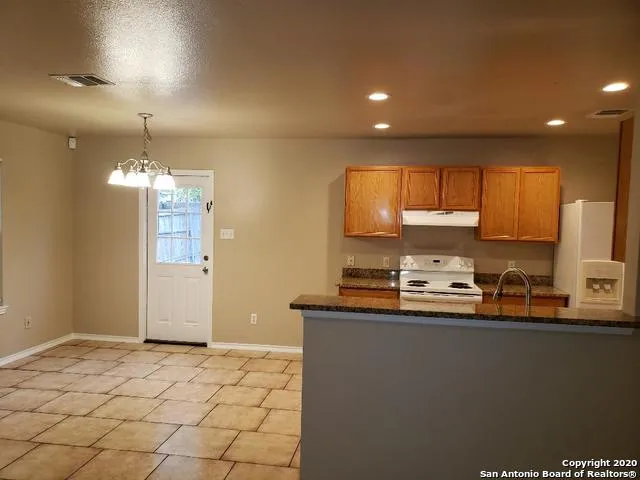 $215,000 | 517 West 5th Street, Converse, TX 78109