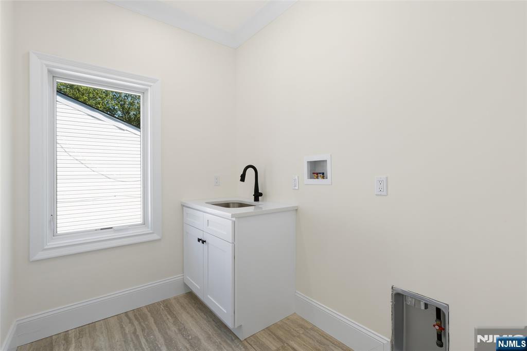 13 Harding Place Livingston, NJ 07039 - Photo 38 of 50