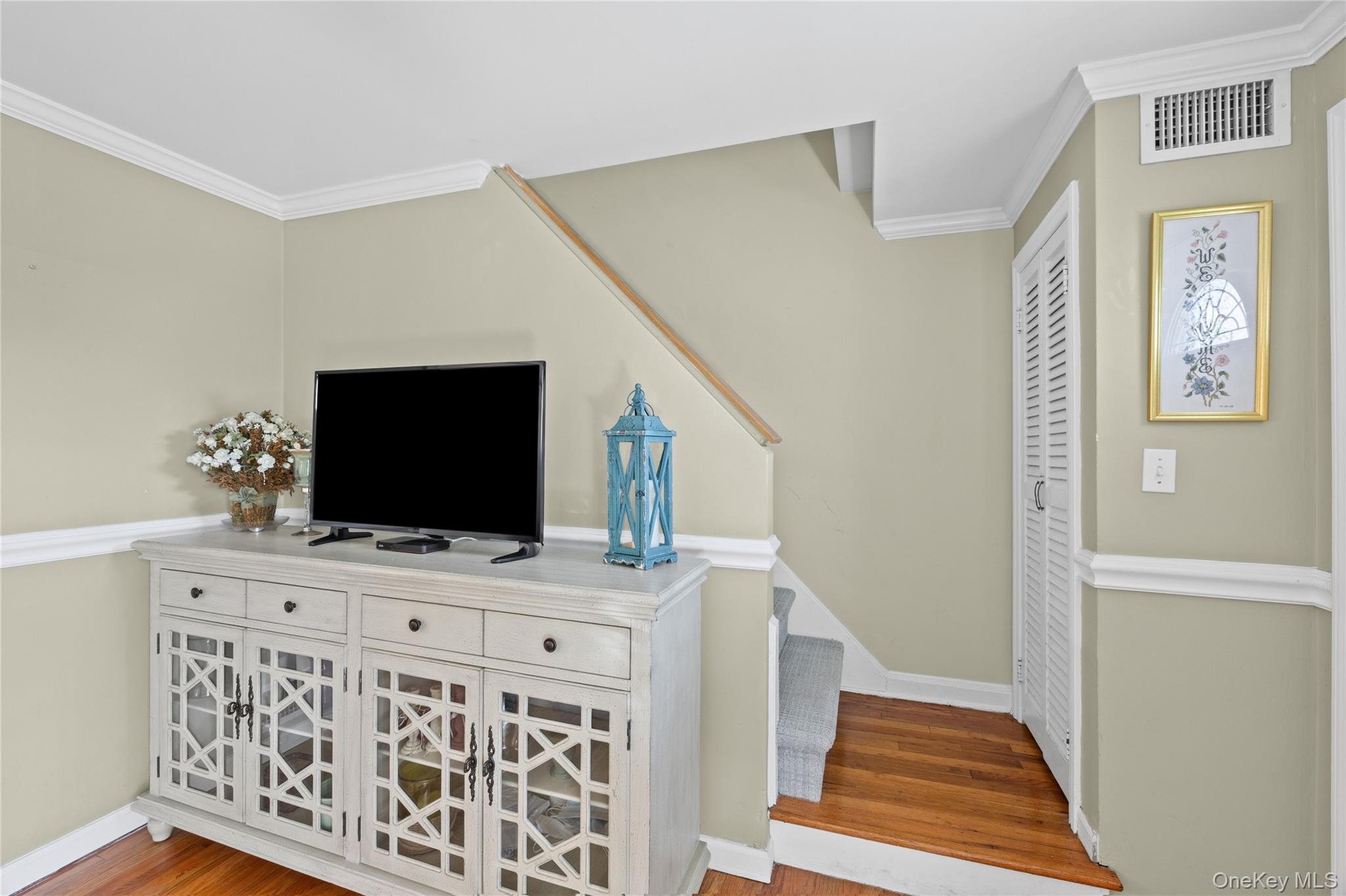 416 Argyle Road Mineola, NY 11501 - Photo 13 of 46 a view of entryway with wooden floor and furniture