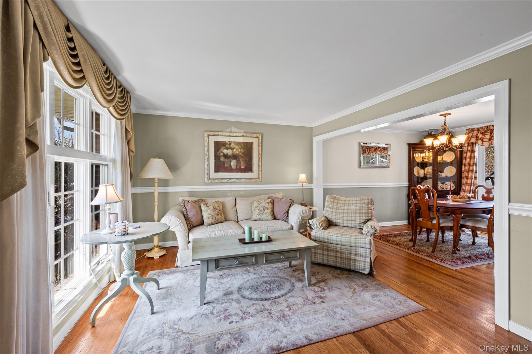 416 Argyle Road Mineola, NY 11501 - Photo 16 of 46 a living room with furniture and a window