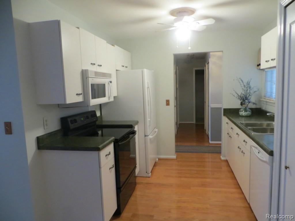 708 South Milford Road, Unit 2 Milford, MI 48381 - Photo 6 of 18