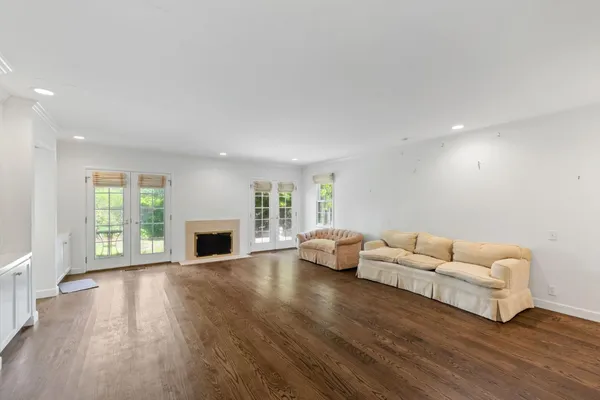 $5,650,000 | 680 Fairway Circle, Hillsborough, CA 94010