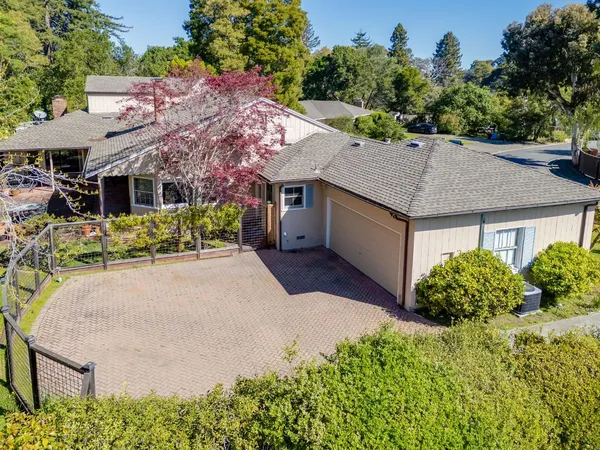 $5,650,000 | 680 Fairway Circle, Hillsborough, CA 94010