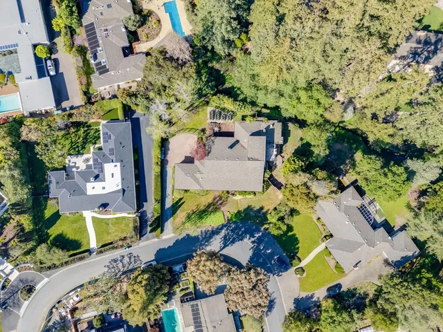 $5,650,000 | 680 Fairway Circle, Hillsborough, CA 94010