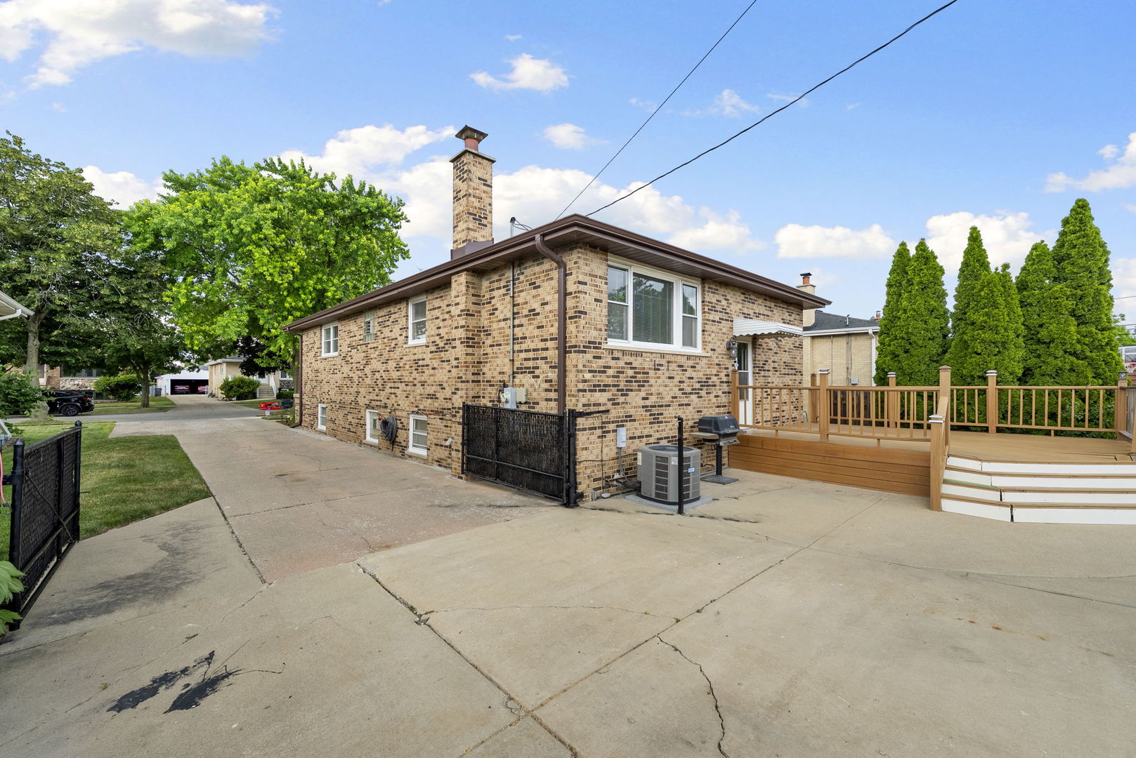 4613 Madison Avenue Brookfield, IL 60513 - Photo 28 of 33 a view of a house with a patio