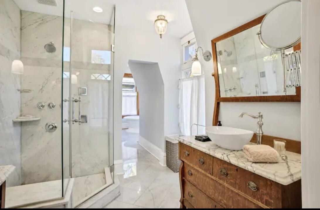 1520 College Avenue Racine, WI 53403 - Photo 20 of 36 Full Bath