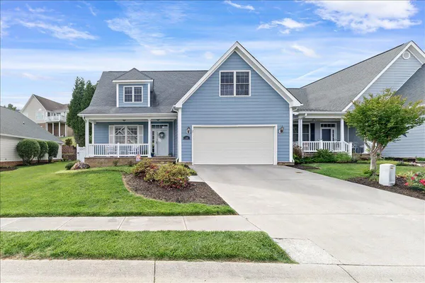 $419,995 | 831 Sumpter Place, Roanoke, VA 24019