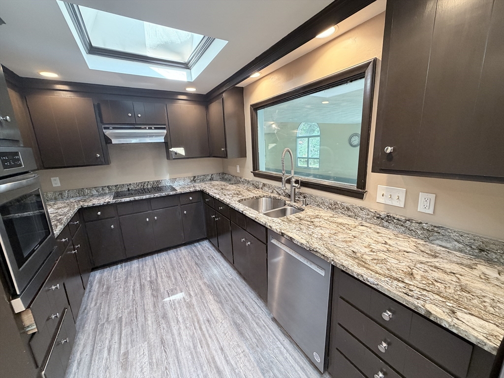 40 Bakers Hill Road Weston, MA 02493 - Photo 5 of 22