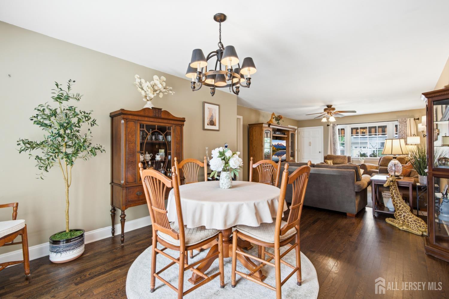 9 Brox Road Edison, NJ 08817 - Photo 13 of 38