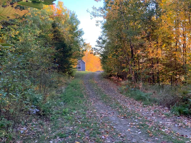 $289,000 | 19-upper Bear Lane, Rumford, ME 04276