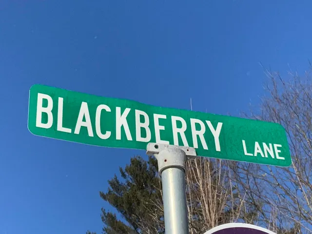 $289,000 | 19-upper Bear Lane, Rumford, ME 04276