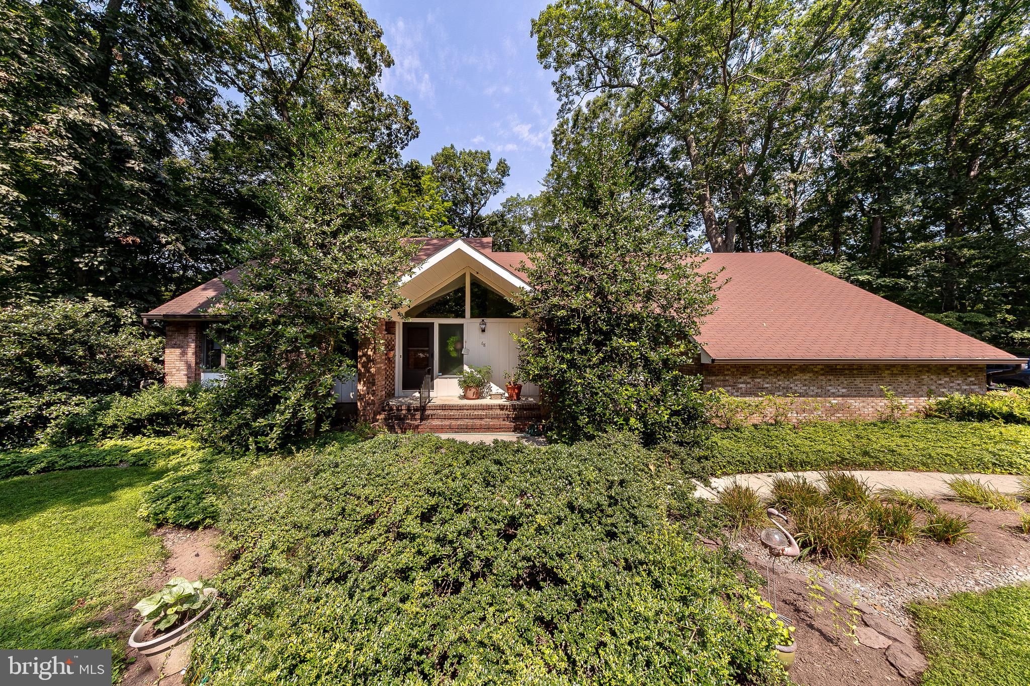 68 Lochatong Road Ewing, NJ 08628 - Photo 2 of 27