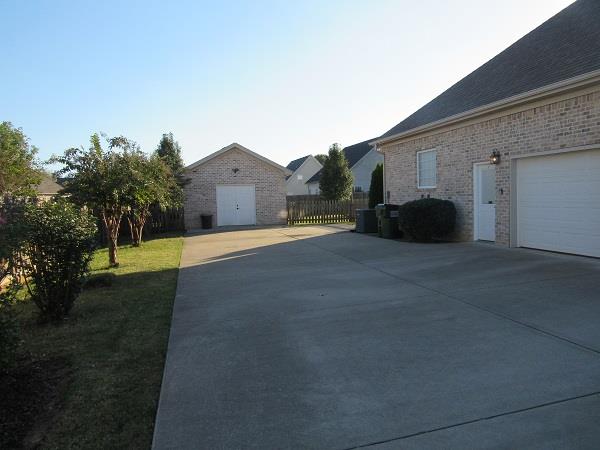 3499 Allen Barrett Road Murfreesboro, TN 37129 - Photo 18 of 20 Workshop with electric