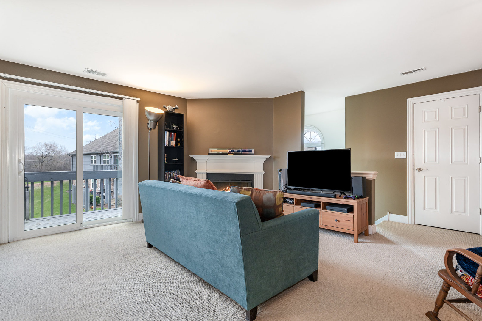 15 Foxcroft Road, Unit 203 Naperville, IL 60565 - Photo 3 of 15 Gallery Image 3