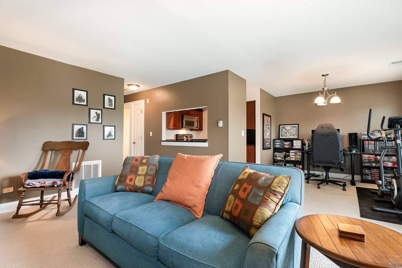15 Foxcroft Road, Unit 203 Naperville, IL 60565 - Photo 5 of 15 Gallery Image 5
